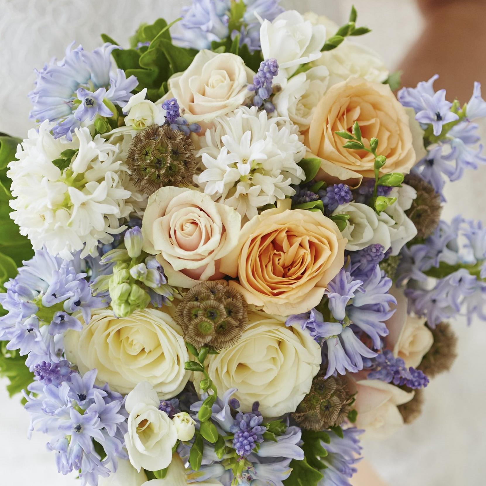 brides-hyacinth-bouquet-cropped
