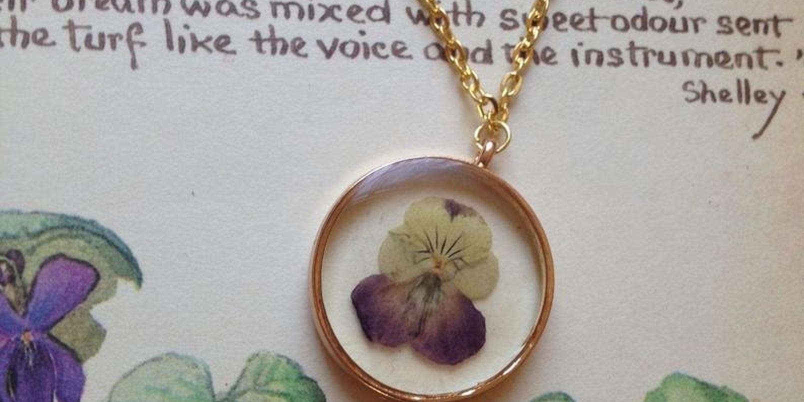 Etsy-Flower-necklace