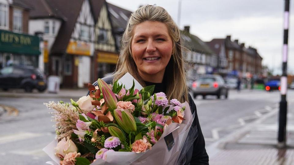 SHOPS_121223-03852_Square